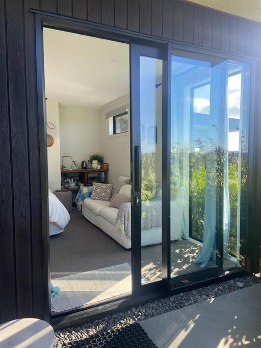 Raglan Studio At The Coastal Retreat Exterior photo